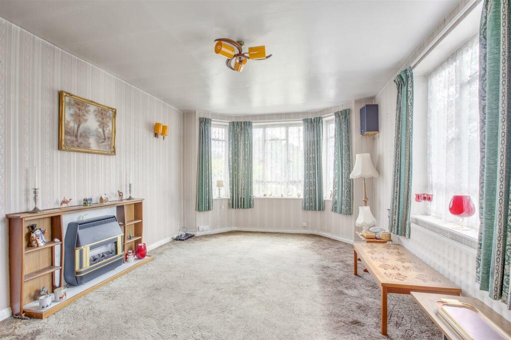 130A Cressex Road, HP12 4TZ-8.jpg