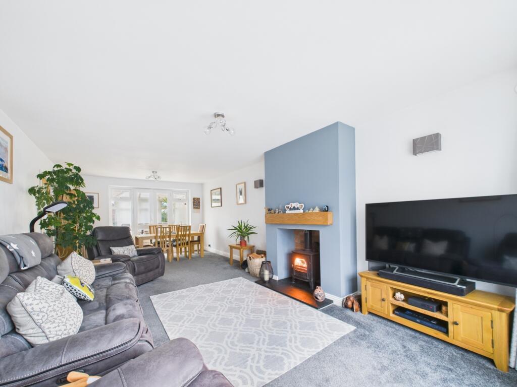 CAM02195G0-PR0095-STILL007