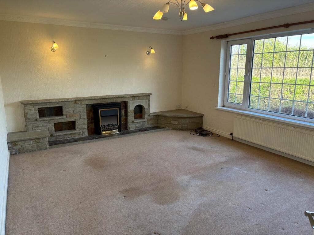 14 Oakleigh Close - 