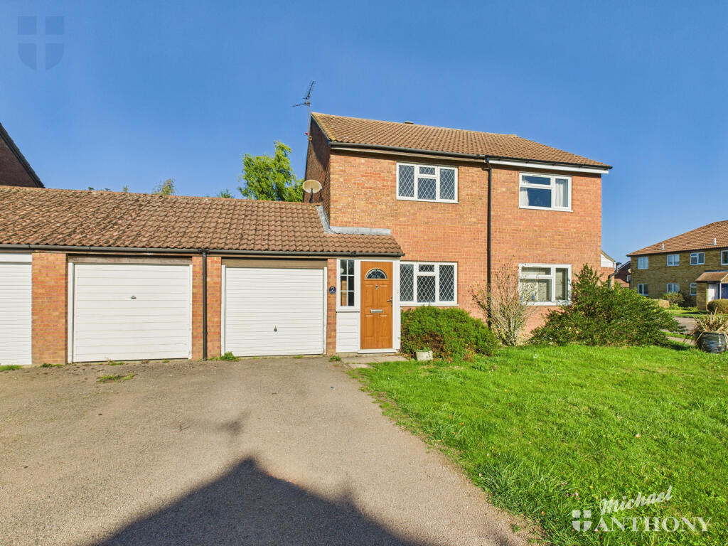 CAM03852G0-PR0440-STILL001