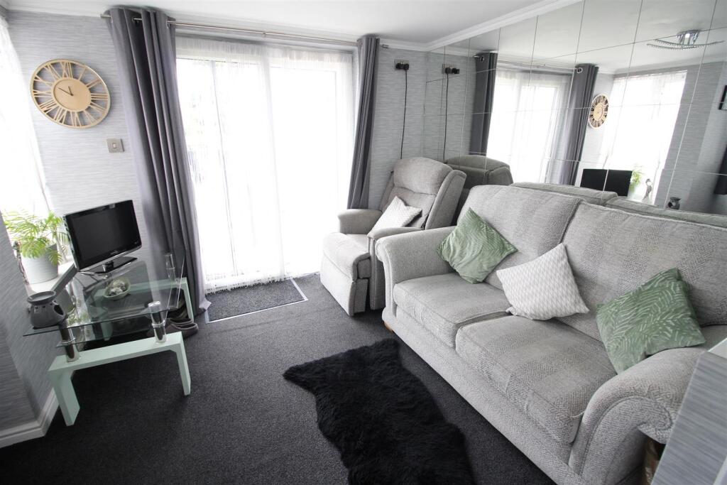 Sitting Room / Diner