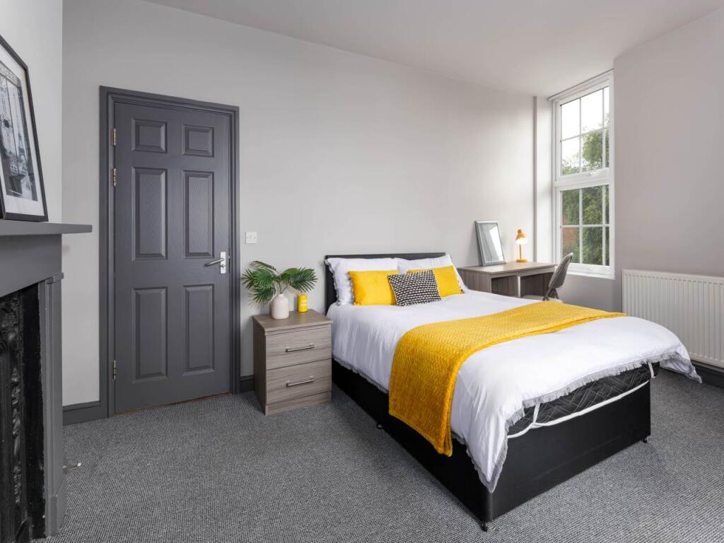 bedrooms (8)