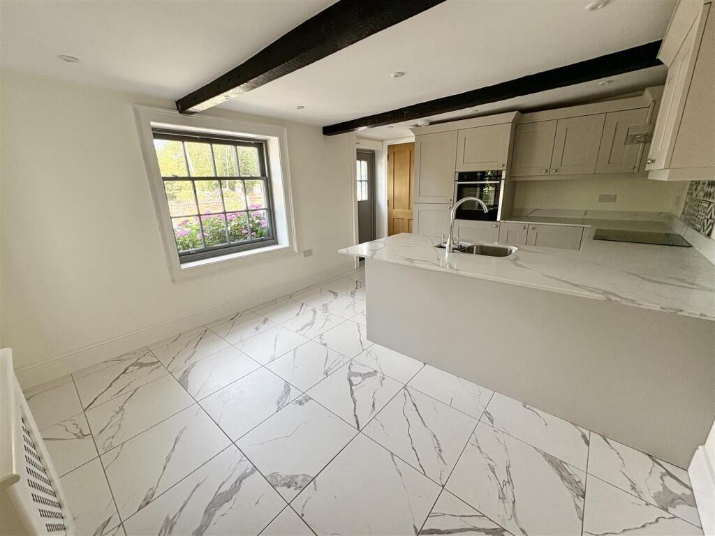2. kitchen2.jpg