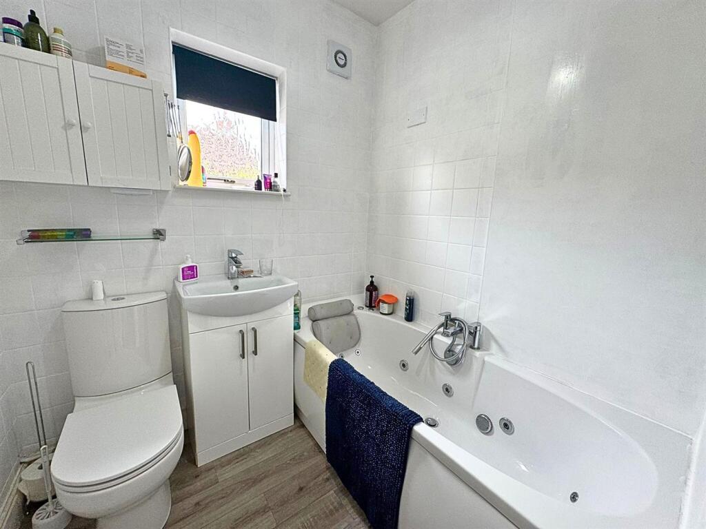 En-suite Bathroom