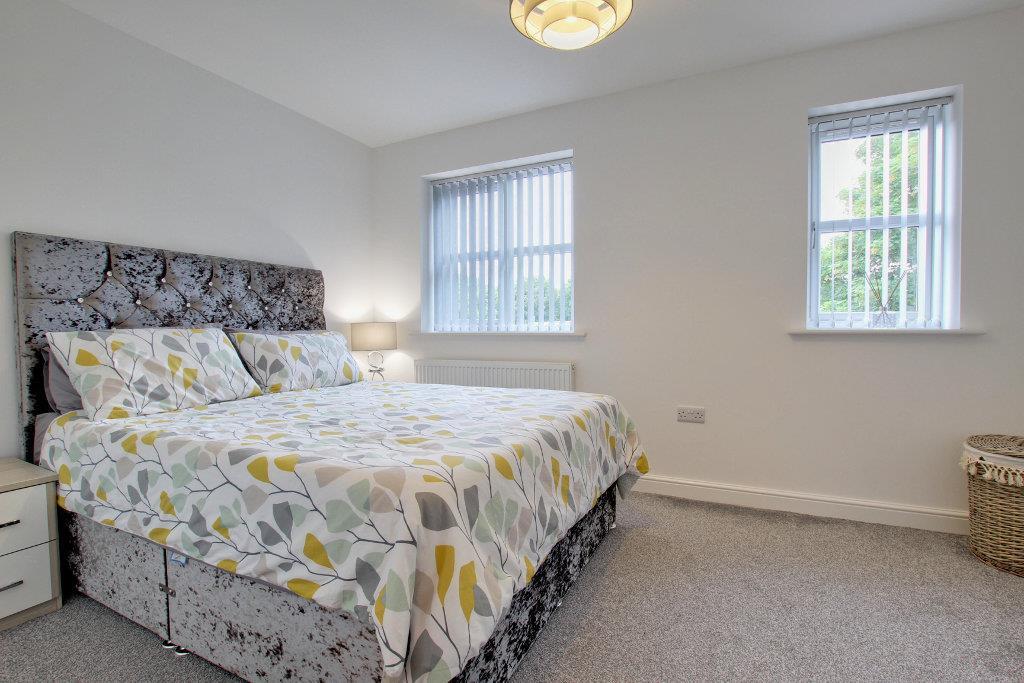 BEDROOM 2 (REAR)