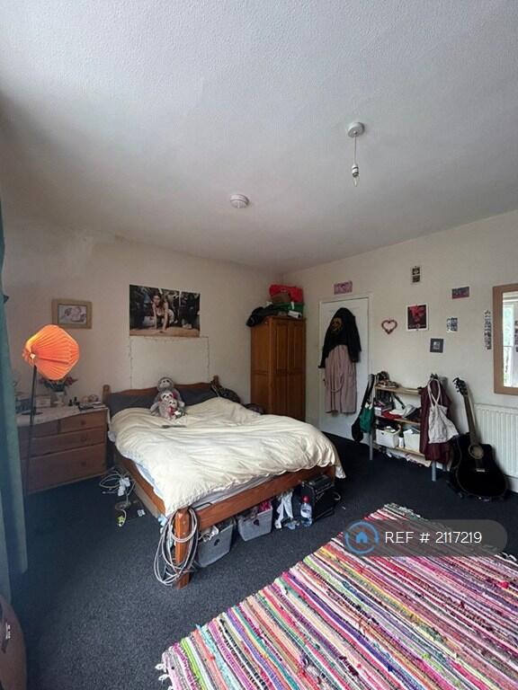 Bedroom 1 - 2