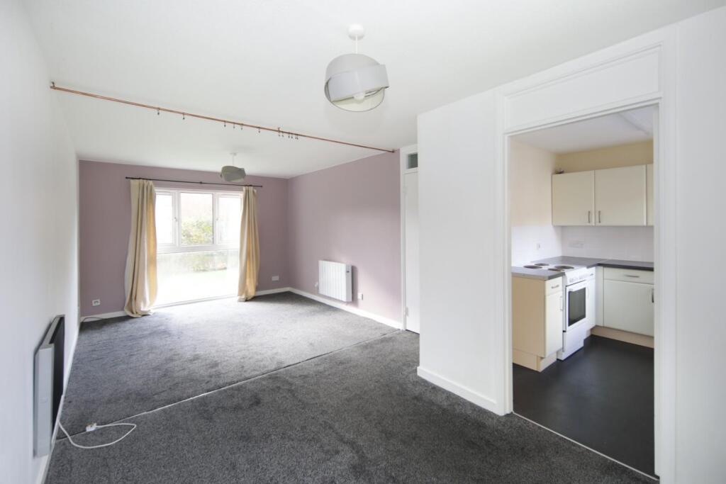 16 Ryland Close-9.jpg