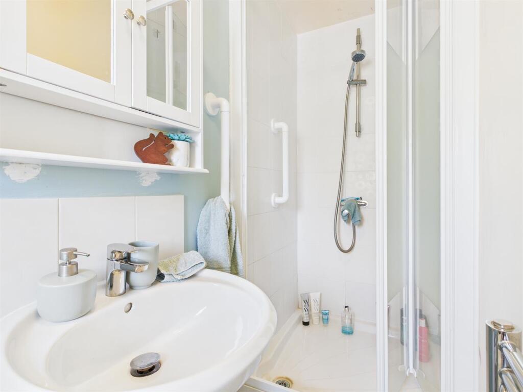 Annex Shower Room