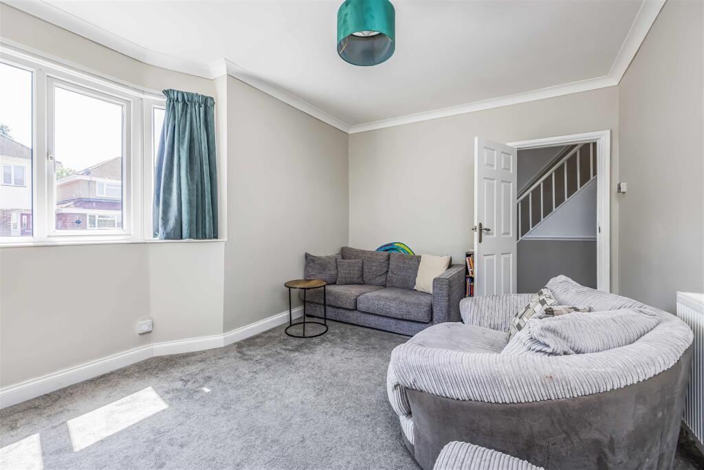 1 Gitsham Gardens, Waterlooville-Small-PorticoMark