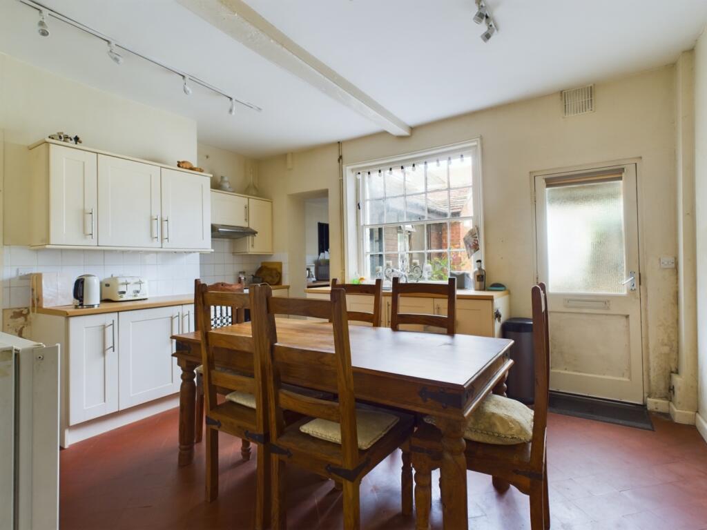 CAM01791G0-PR0110-STILL013