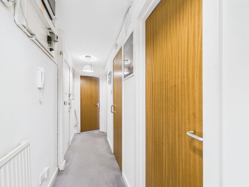 CAM05526G0-PR0049...