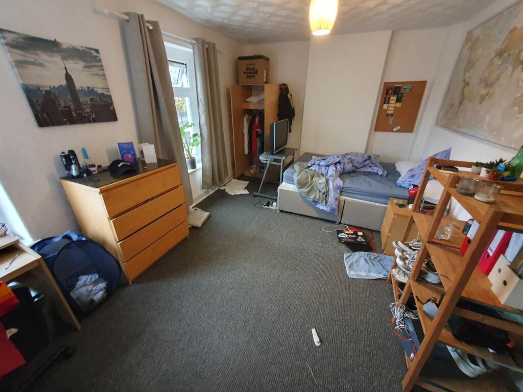 First Floor Front Be