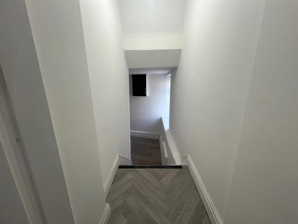 Flat1 stairs.jpg