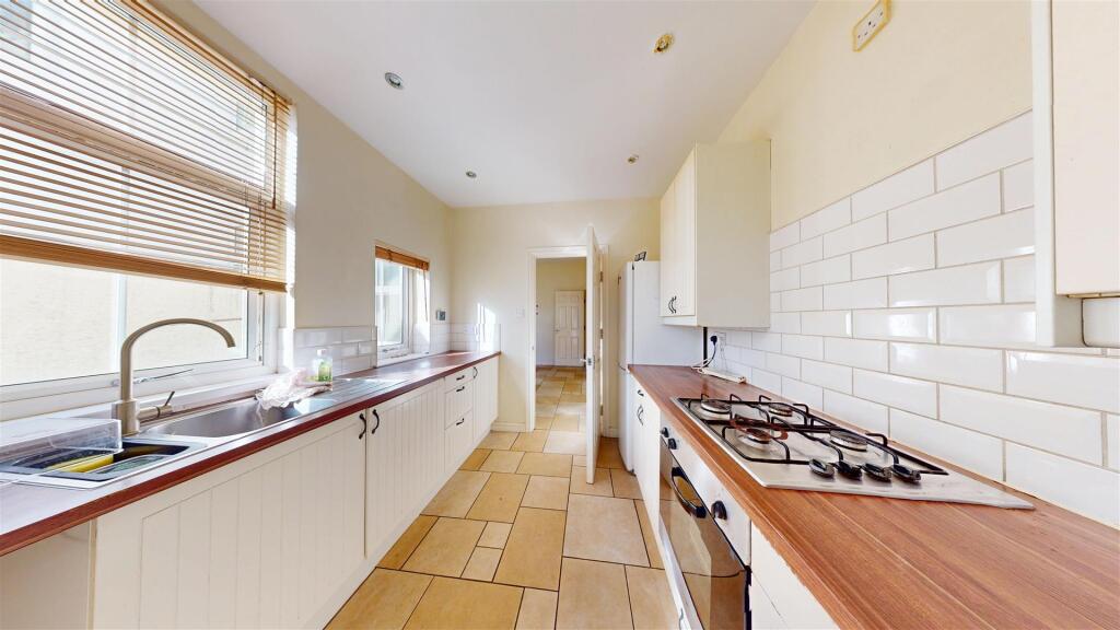 10-Quentin-Street-Cardiff-KItchen.jpg