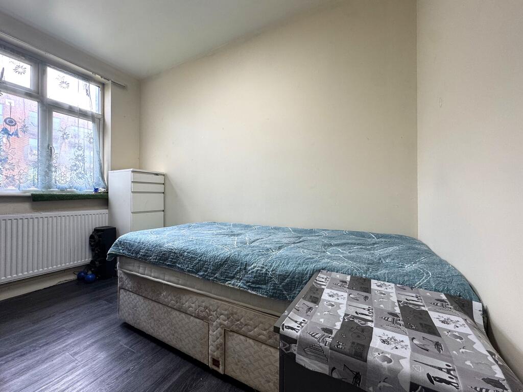 Second bedroom