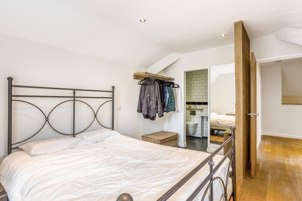 Pebble Cottage 32...