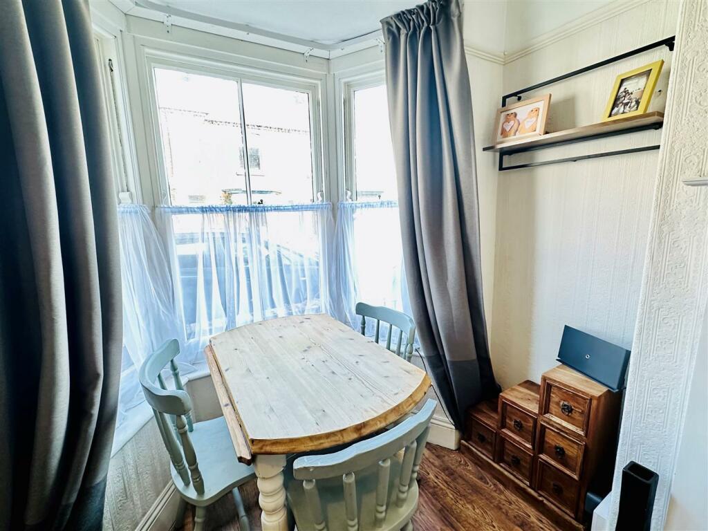 bay window.jpg