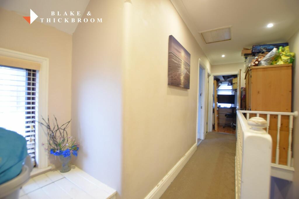 FIRST FLOOR LANDING