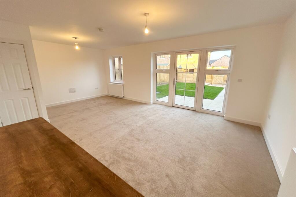 Sitting/Dining Room