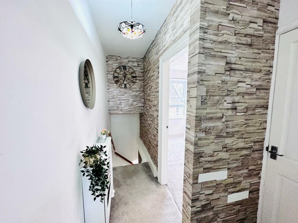 FIRST FLOOR LANDING