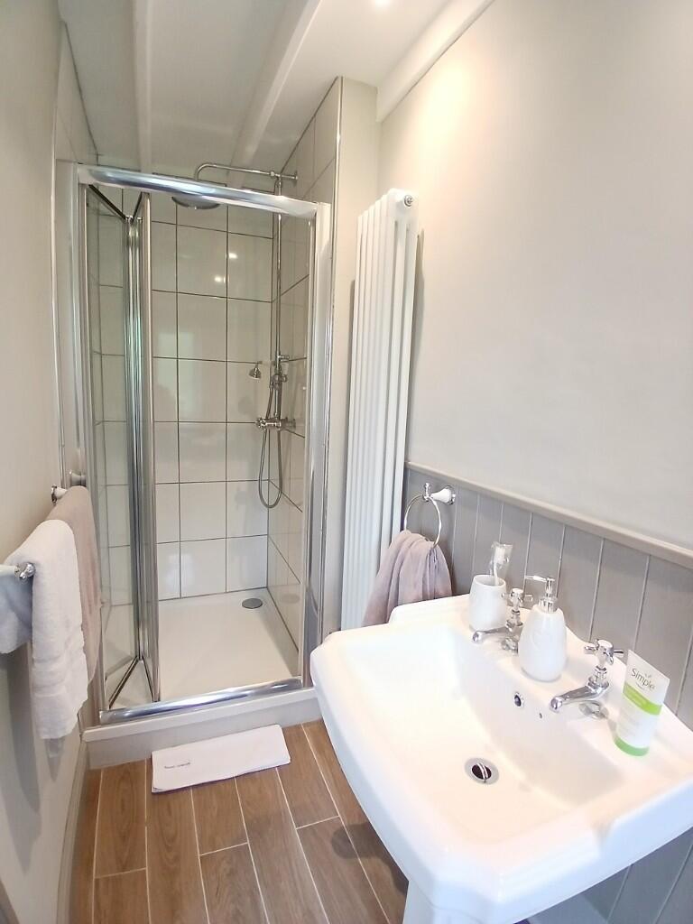 EN-SUITE 2