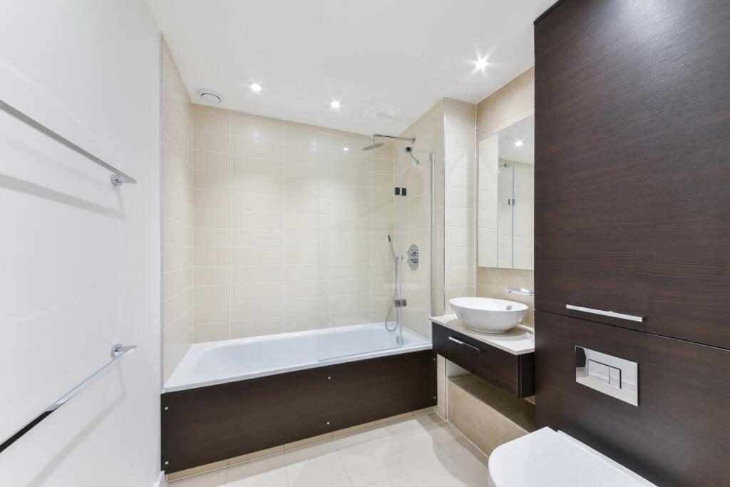 Bathroom - Manhattan