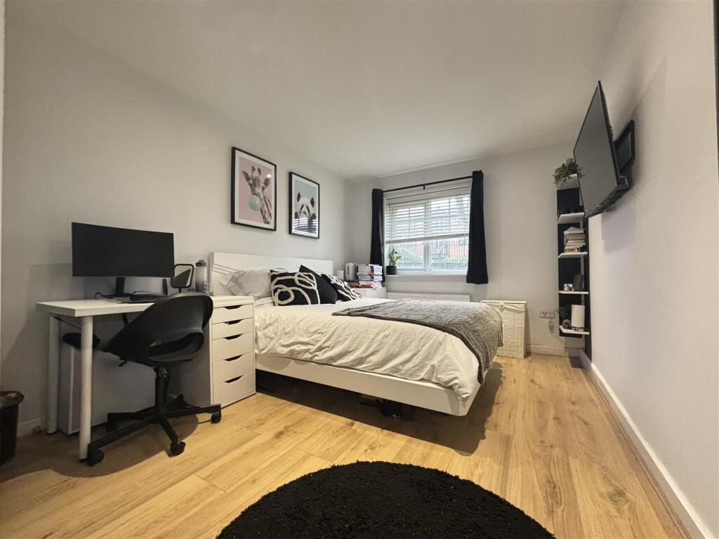 Main bedroom.jpeg