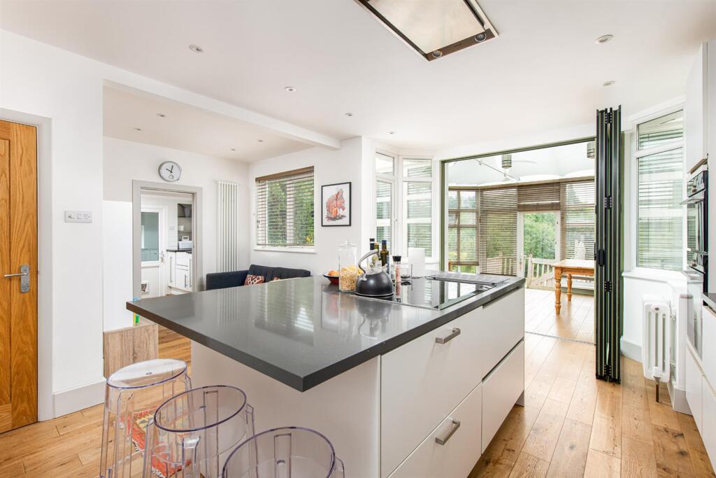 Kitchen_4.jpg