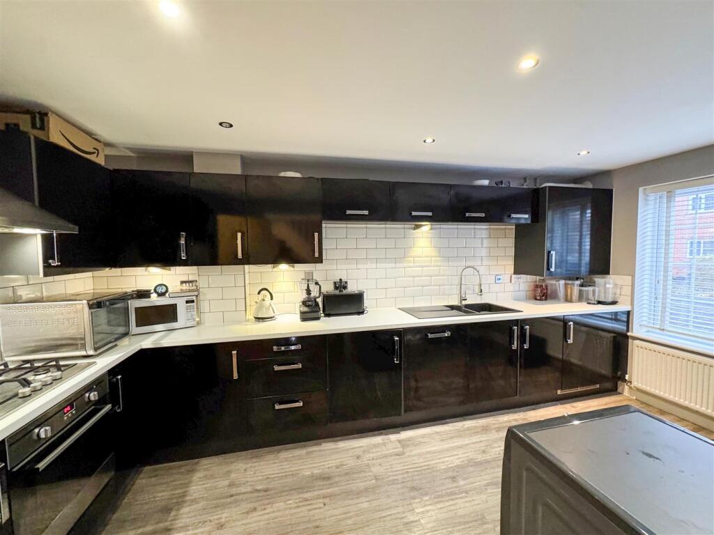 Kitchen/Breakfast Room