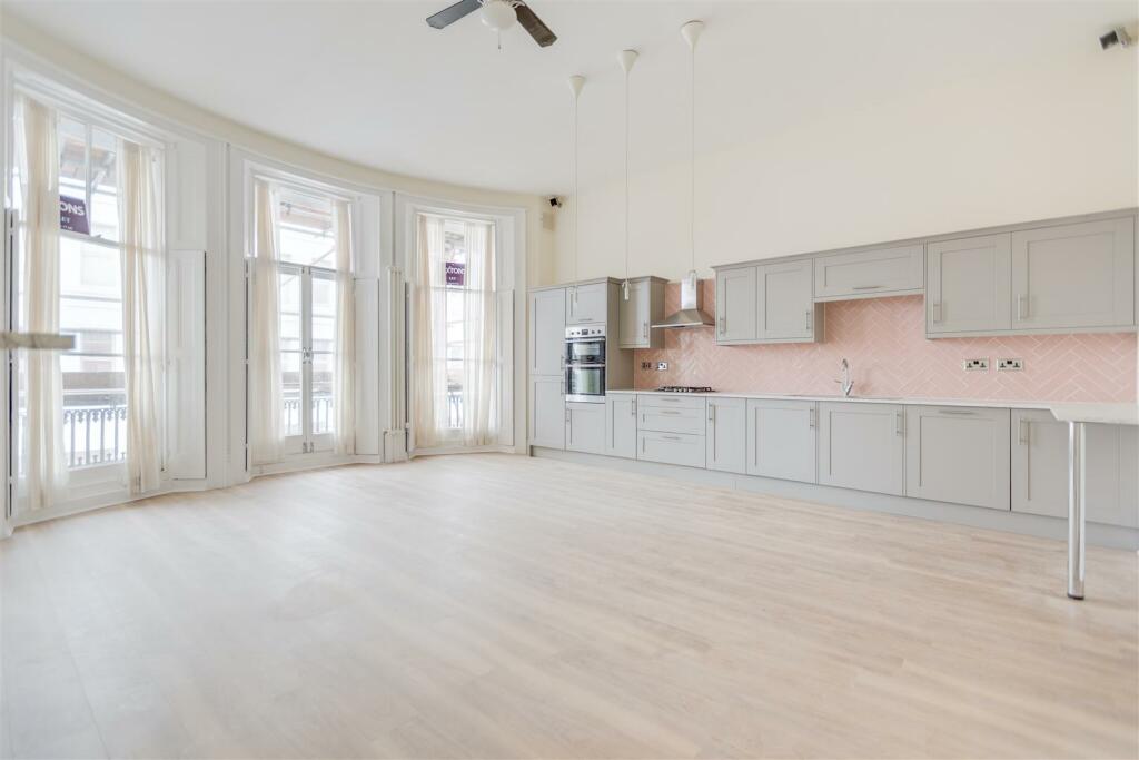 Living Room/Kitchen