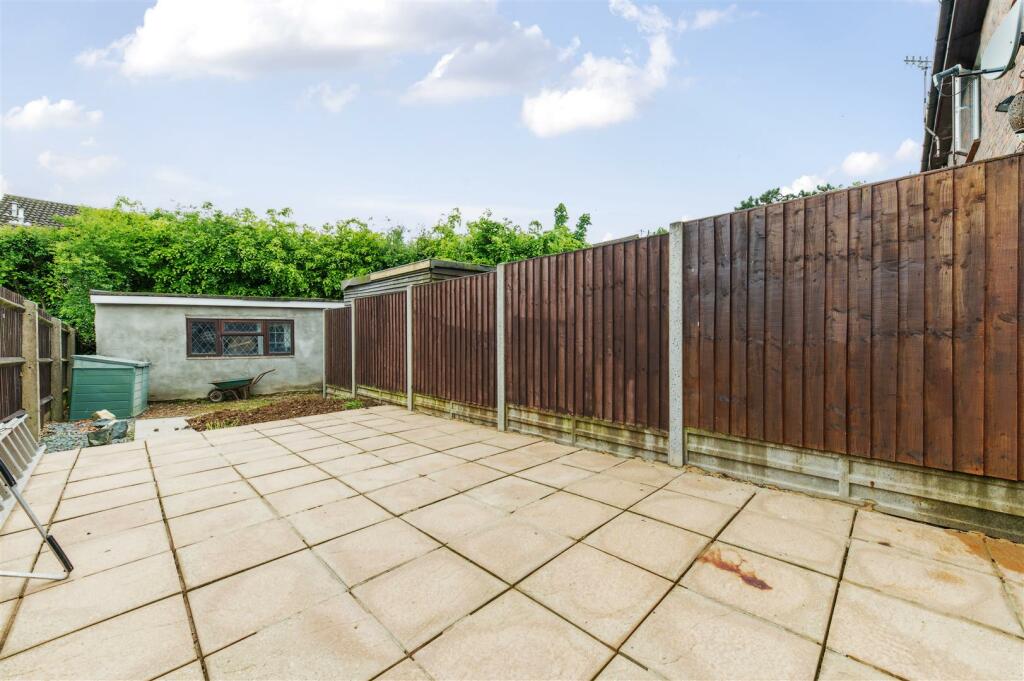 Sidehill Drive BN41 (1).jpg