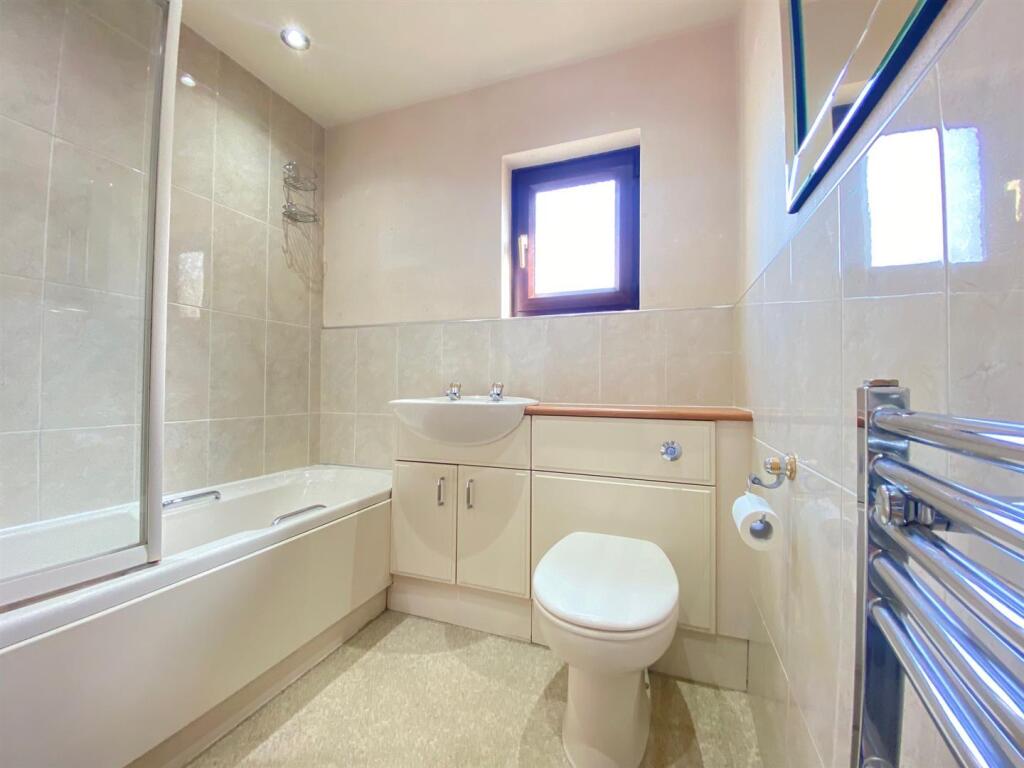 Bathroom.jpg