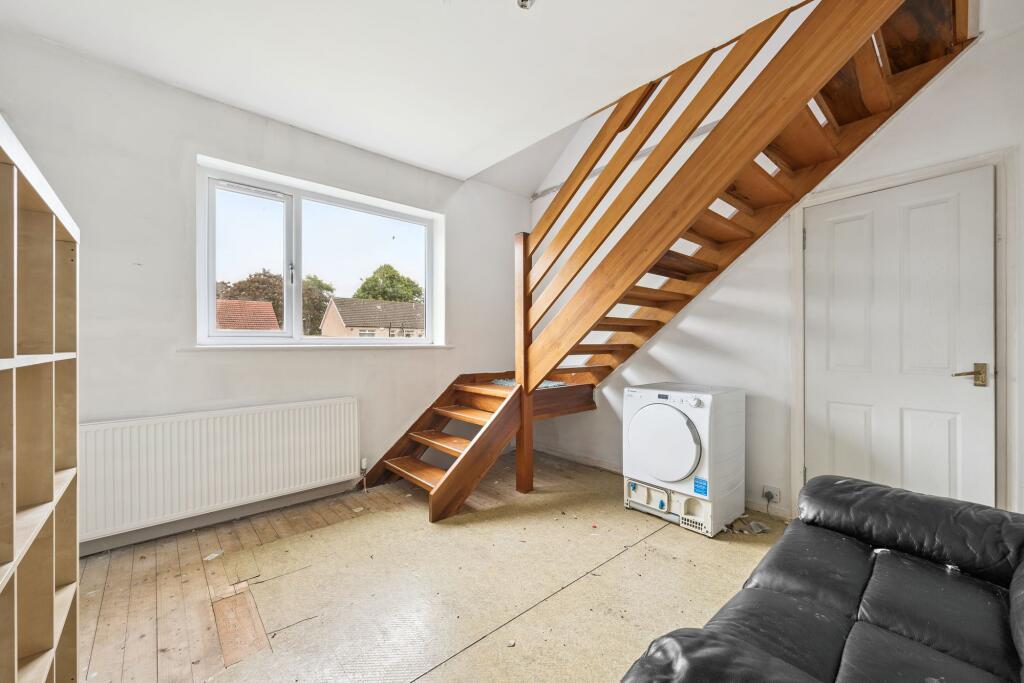 Dining Area / Second Lounge