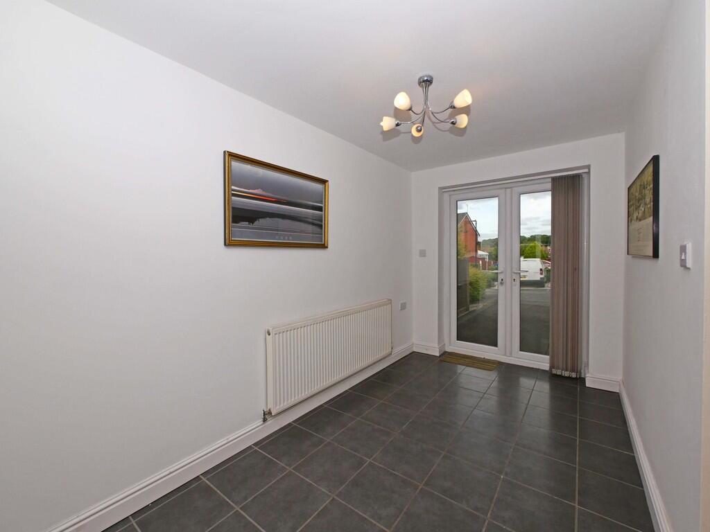 39 MOATHOUSE WAY ...