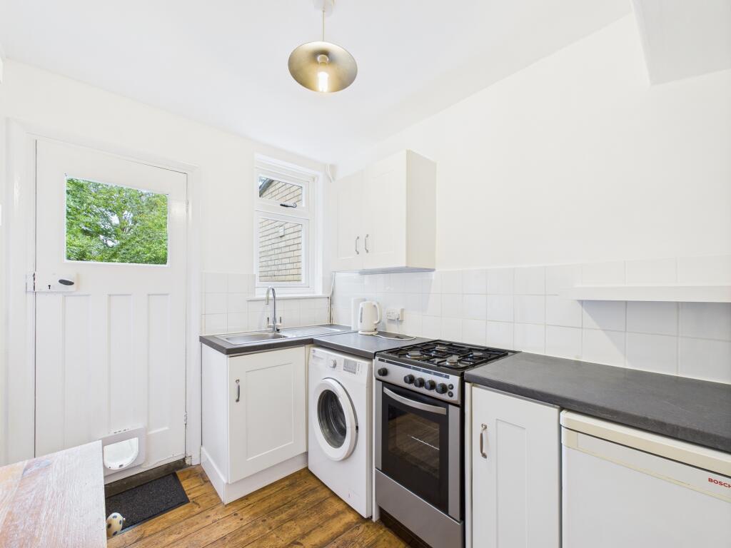 CAM02519G0-PR0317-STILL012