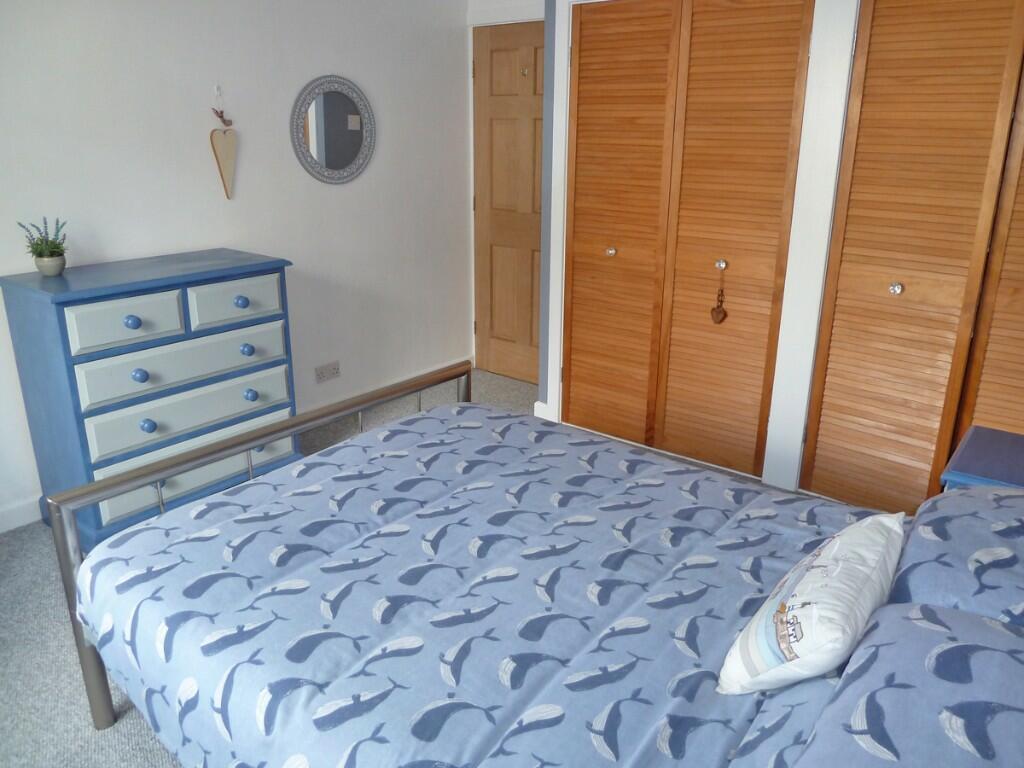 Bed 2 - wardrobe