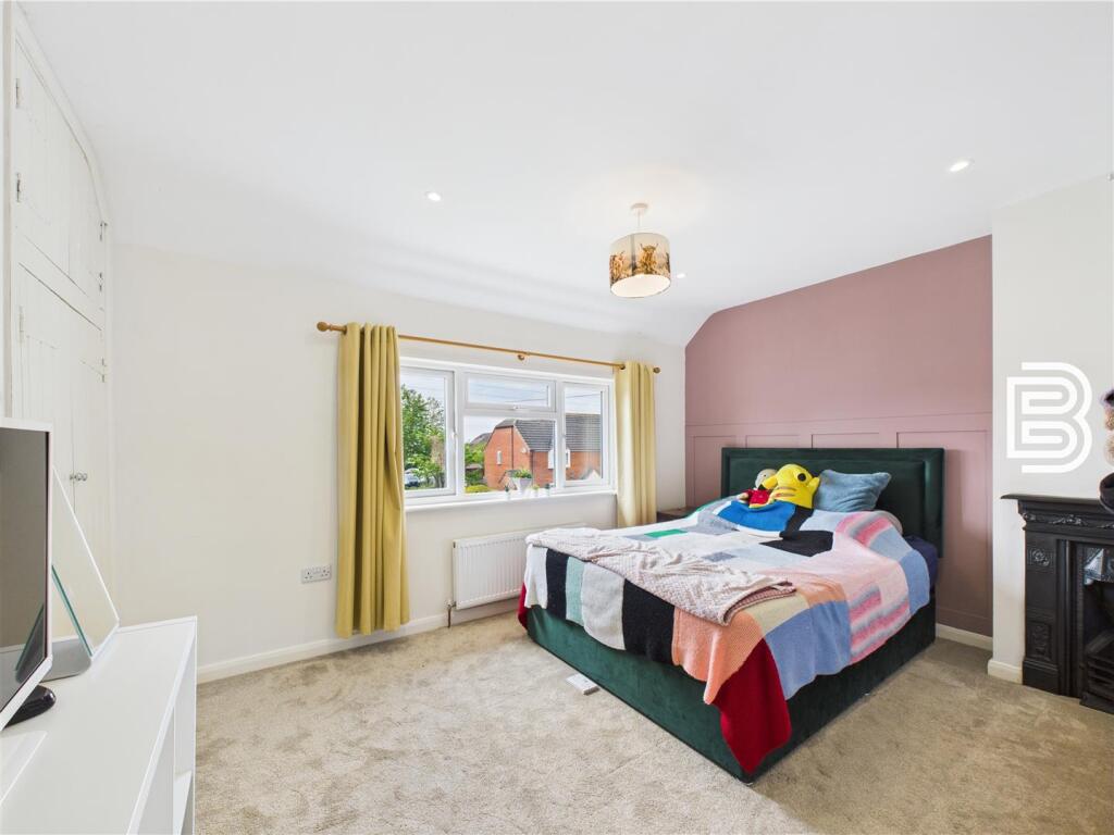 Bedroom 1.jpg