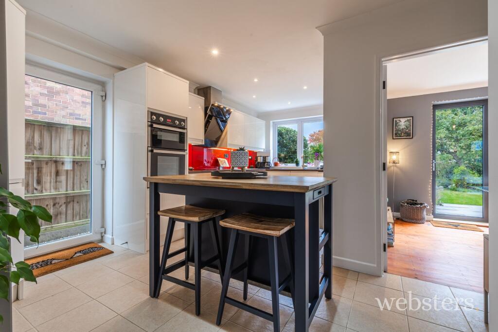 Kitchen / Breakfast Room