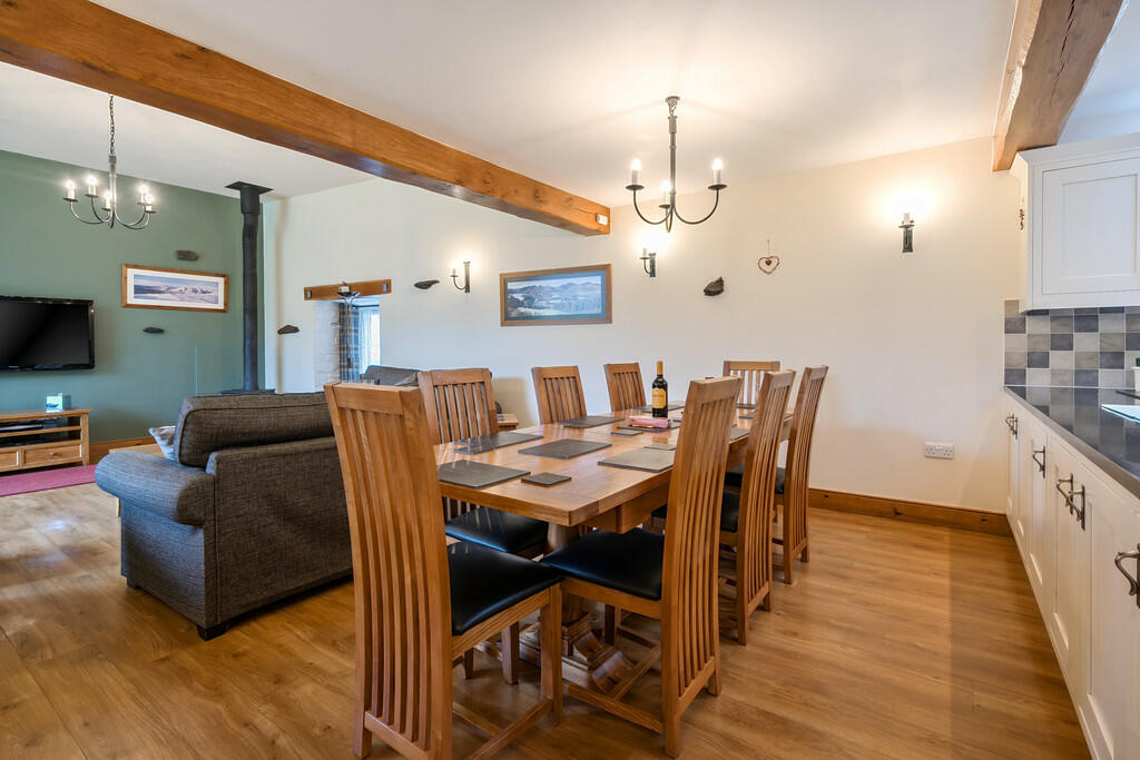 The Barn Living R...