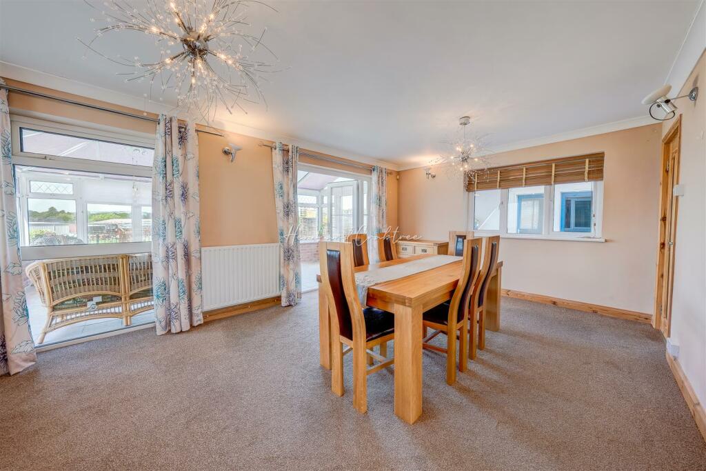 Padarn Close, Cyncoed, HernCrabtree (18).jpg