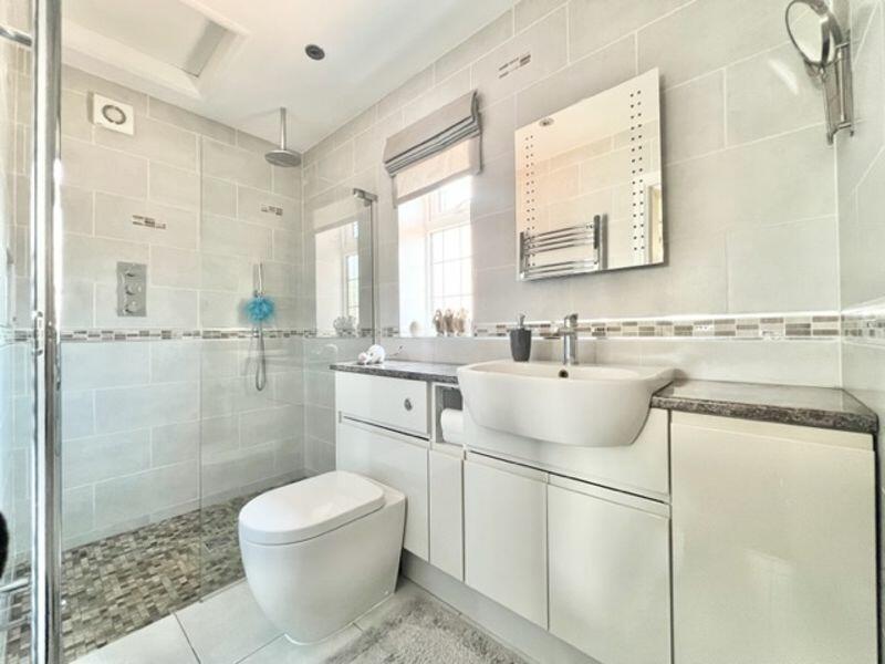 En suite shower room