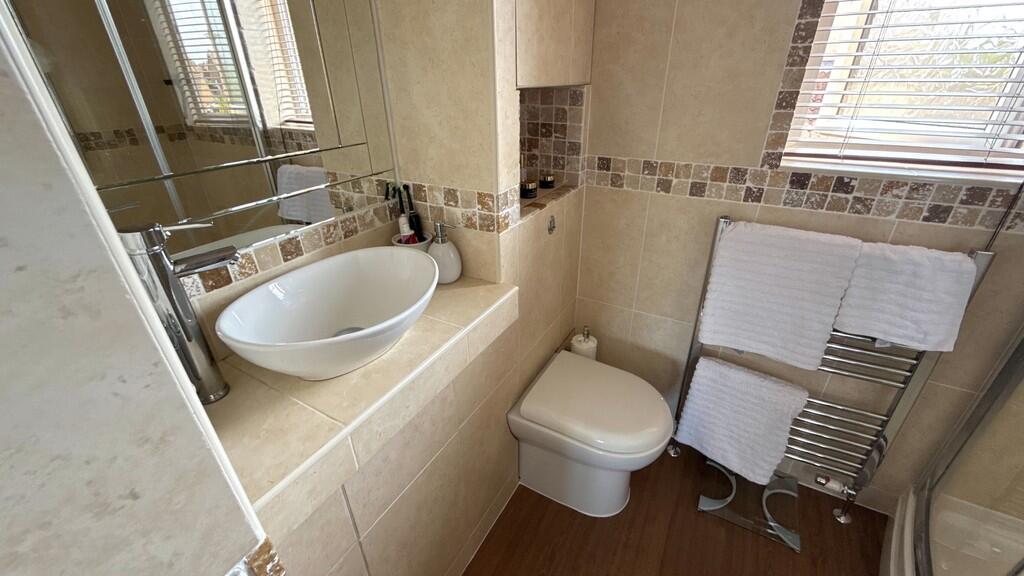 En-Suite (View 2)