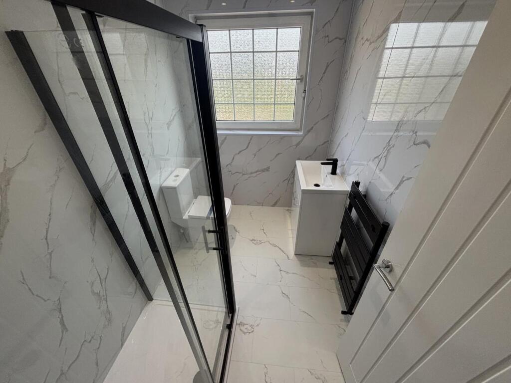 83 ashtree upstairs bathroom 1.jpeg