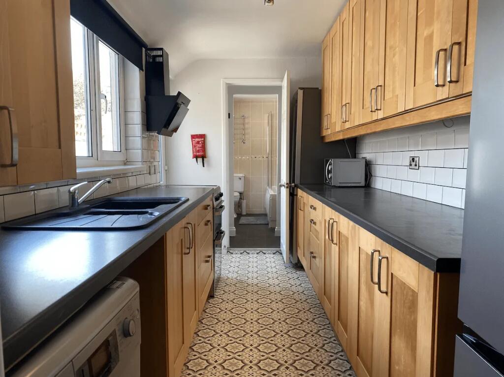 32-kirkby-street---4-bed-image-2.jpg