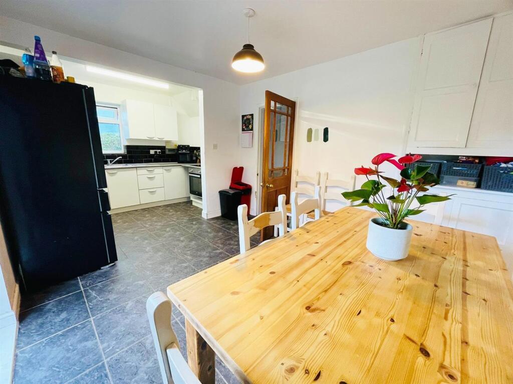 Kitchen Diner.1.jpg