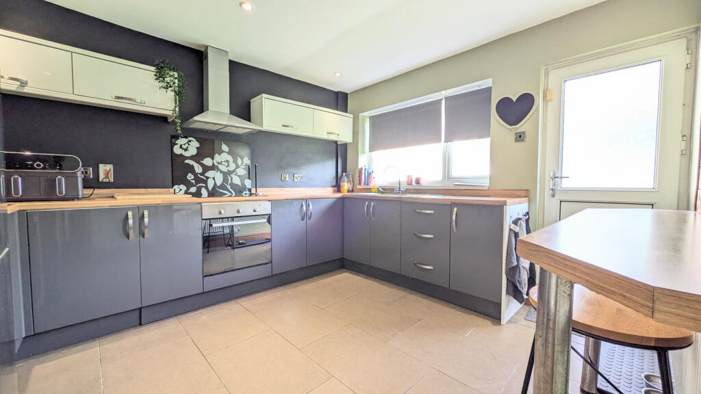 PXL_20250905_095056226.MP~2