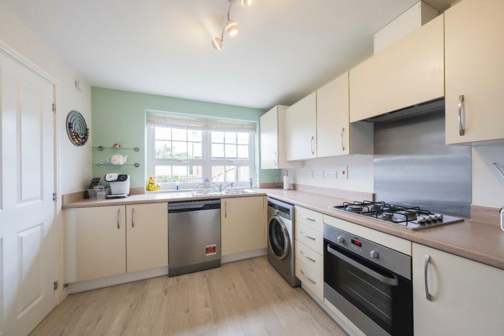 17 Hazelhurst Way-001.JPG