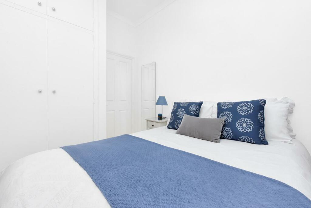 Bedroom B.jpg