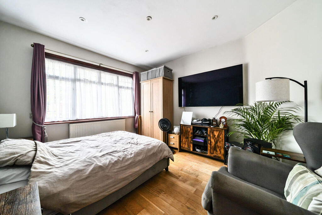 10-6819dadfb1f33-...