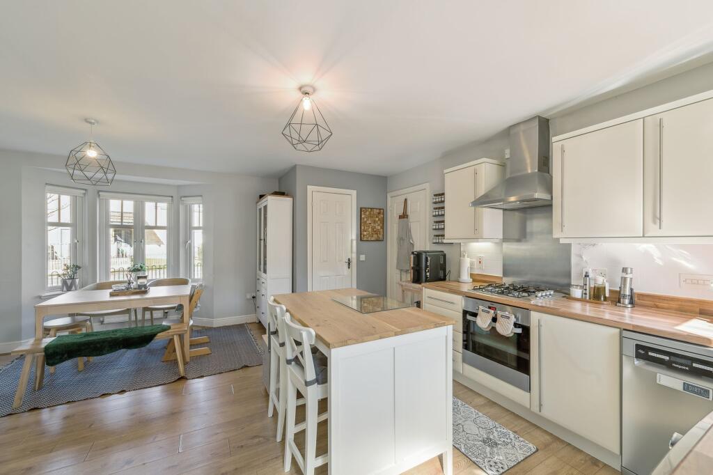 Kitchen / Dining Room